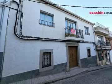 CASA DE 3 PLANTAS EN PEDROCHE