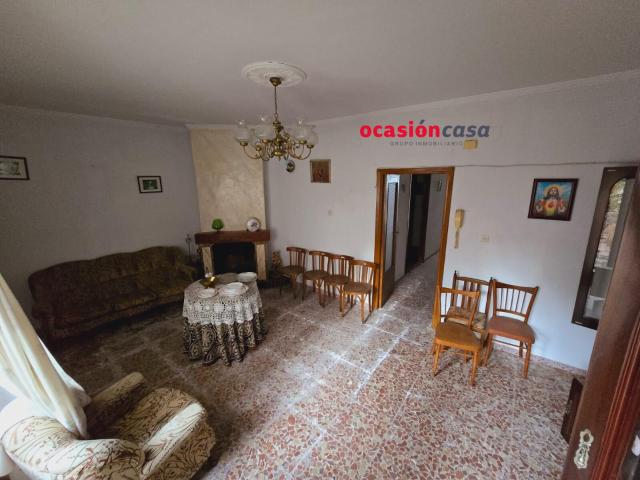 CASA DE 3 PLANTAS EN PEDROCHE