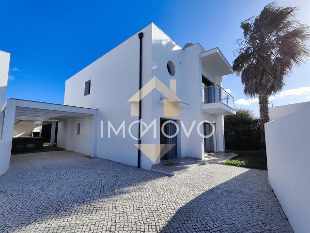 Casa de 3 quartos • 158 m² • Residência segura com piscina. 158m² Tornada e Salir do Porto