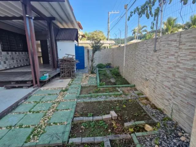 Casa de 3 quartos à venda em Canasvierias, com piscina, a poucos metros da praia