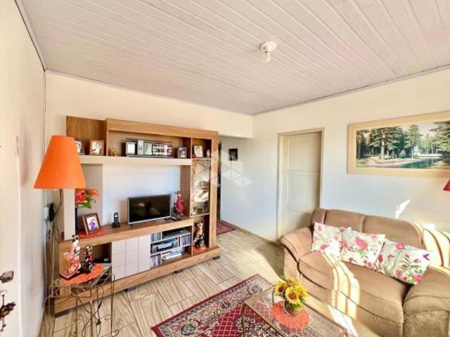 Casa de 3 quartos à venda no bairro Juscelino Kubitschek, em Santa maria, RS