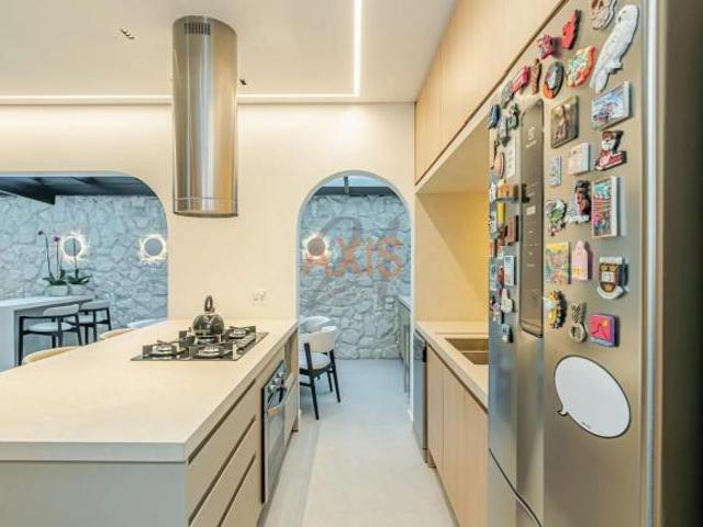 Casa de 3 Quartos à Venda no Condomínio Almirante 2455 | Água Verde Curitiba