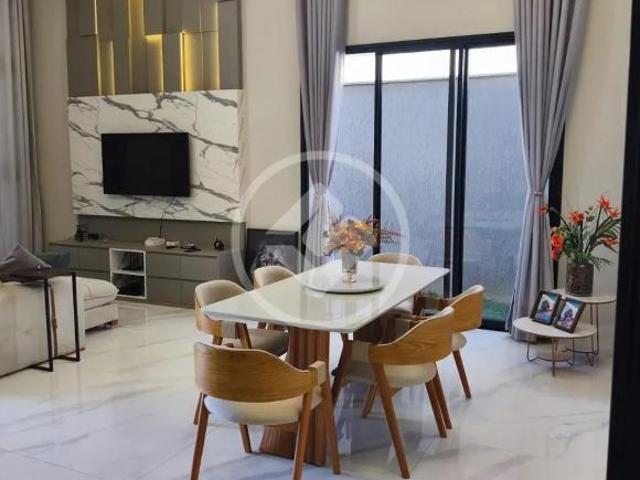 Casa de 3 Quartos com piscina, mobiliada Porteira fechada Condomínio fechado Parque dos Buritis