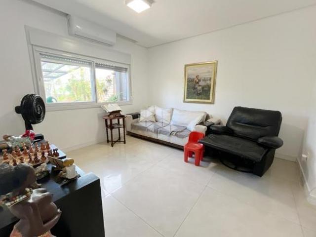 Casa de 3 quartos e 2 vagas no Passo D&apos Areia