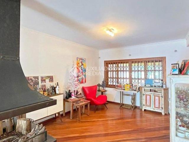 Casa de 3 quartos no bairro Jardim Isabel próximo a Coronel Marcos