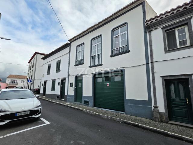 Casa de 3 quartos no centro da Ribeira Grande