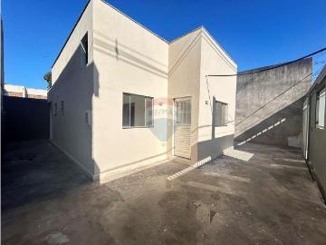 CASA DE 3 QUARTOS PARA ALUGAR EM ARAÇAS