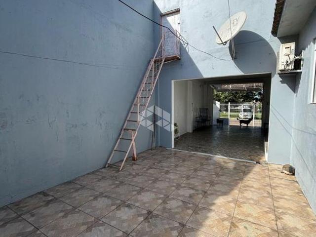 Casa de 3 quartosà venda no bairro Juscelino Kubitschek em Santa Maria RS