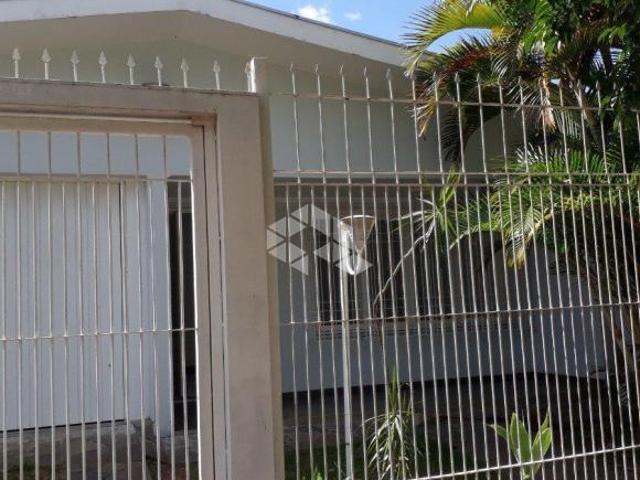 Casa de 3 quartos/dormitórios com suite no Sarandi