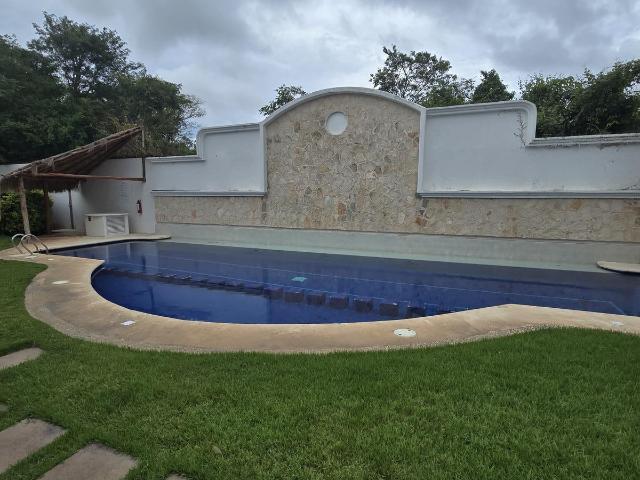 Casa de 3 recamararas en renta en Playacar fase 2