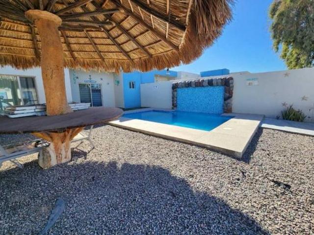 Casa de 3 recamaras con alberca en venta en Puerto Peñasco