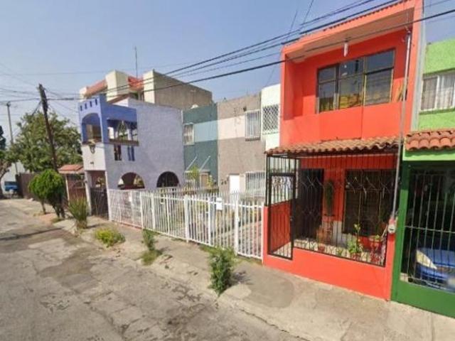 CASA DE 3 RECÁMARAS EN JARDINES DEL SUR, GUADALAJARA TGLJ13