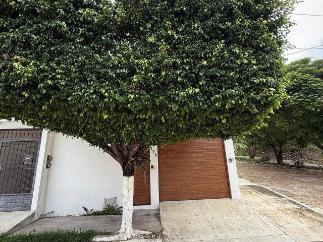 Casa de 3 recámaras en renta en Jardines de Buena Vista, Tuxtla