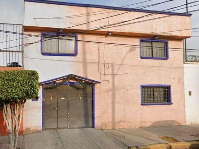 Casa de 3 Recamaras en Venta en Nuevo Azcapotzalco, Gustavo a Madero, Ciudad de Mexico