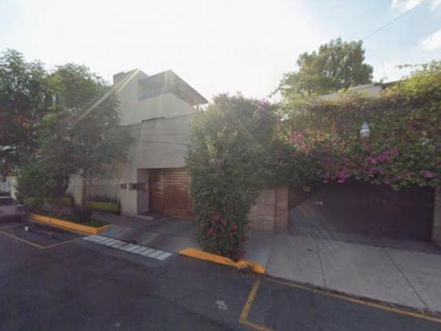 Casa Barata de 120 m² con 3 recámaras y estacionamiento en venta en Zacayucan Peña Pobre, Tlalpan
