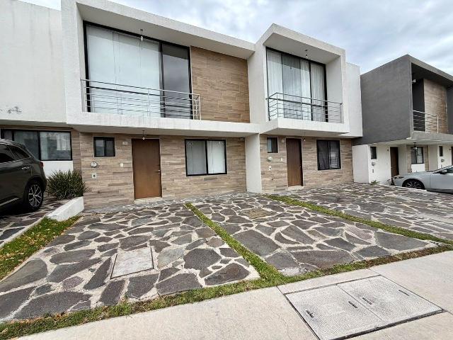 CASA DE 3 RECÁMARAS, SEGURIDAD Y AMENIDADES, EL REFUGIO, Qro