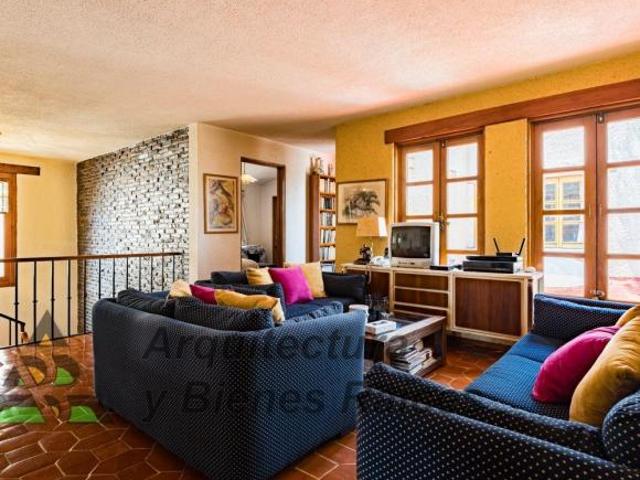 Casa de 440 m² con 4 habitaciones en venta en Toriello Guerra