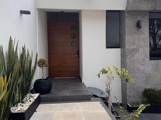 Casa de 442 m² con 4 recámaras en venta en Lomas de Tecamachalco