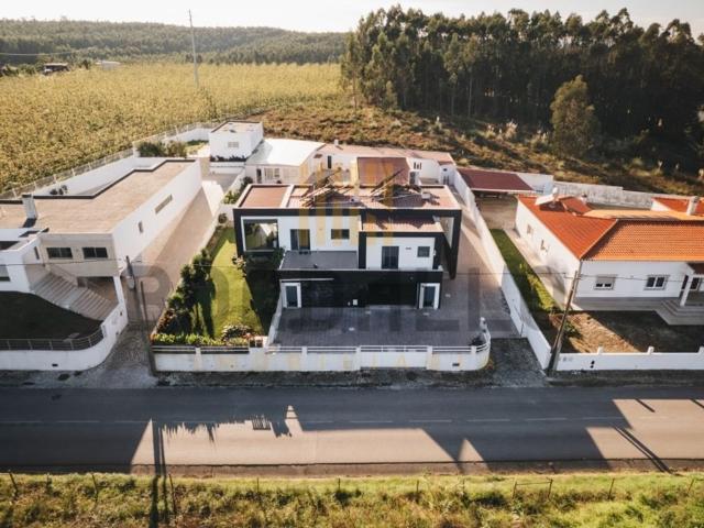 Casa de 445 m² à venda Caldas da Rainha, Leiria