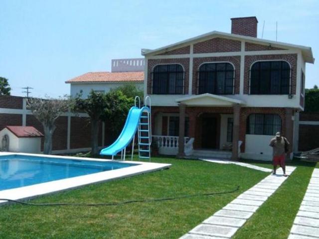 Casa de 450 m² con 3 recámaras en venta en Paraíso Tlahuica
