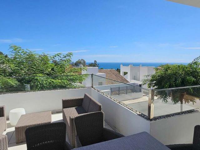 Casa de 458 m2 en venta Benalmádena, Andalucía