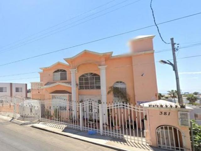 Casa de 474 m² con 6 recámaras en venta en Valle Dorado