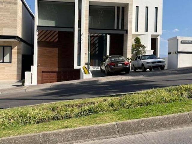 Casa de 487 m² con 4 recámaras en venta en Bosque Real
