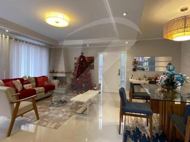 Casa de 484 mts², 5 dormitórios 4 suítes, 5 vagas, na Vila Albertina