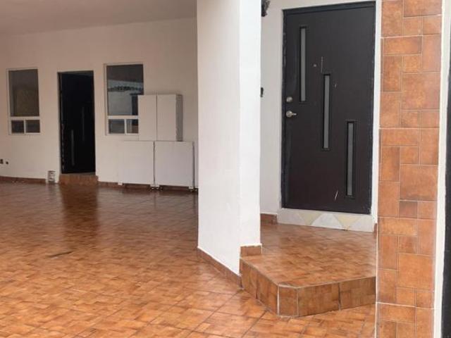 Casa de 472 m2 de terreno y 300 m2 de construcción