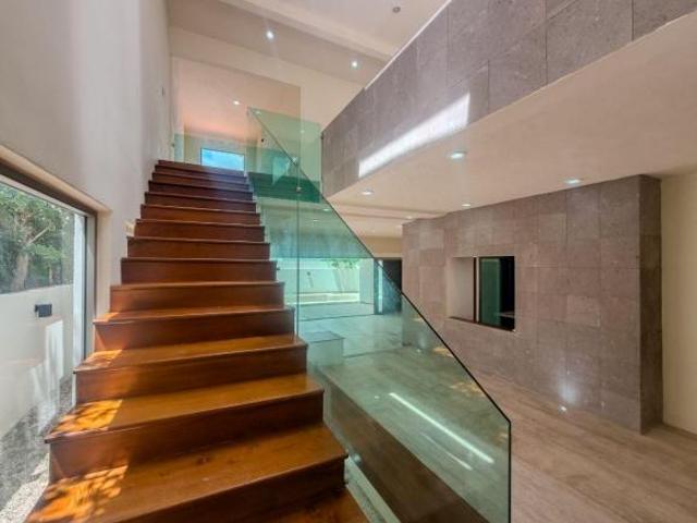 Casa de 494 m² con 5 recámaras en venta en Parque Central