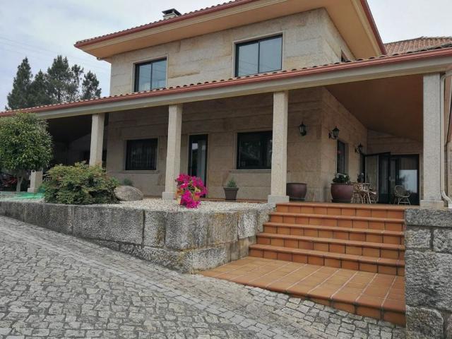 Casa de 498 m2 en venta Orense, España