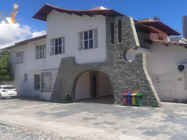 Casa de 400 m² na Bento Albuquerque Manuel Dias Branco Fortaleza CE, à venda por R$ 1.300.000 ou aluguel por R$ 6.500/mês