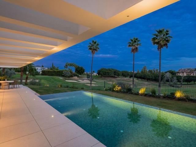 Casa de 408 m2 en venta Nueva Andalucia, España