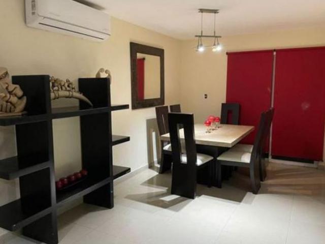 Casa de 410 m² con 4 recámaras en venta en Tecate, BC