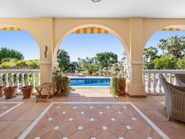 Casa de 425 m2 en venta Estepona, Andalucía