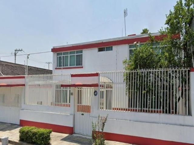 Casa de 428 m² con 5 recámaras en venta en Los Olivos