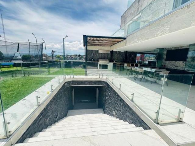 Casa en venta de 726 m² de construcción, 3 recámaras, amplio jardín, en Lomas de las Águilas