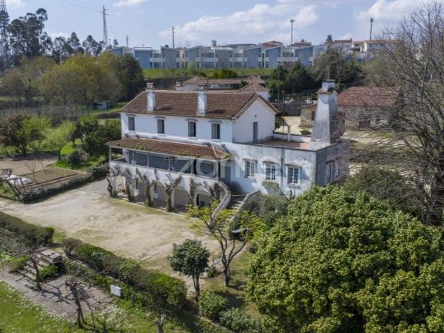 Casa de 436 m² à venda Paredes, Porto
