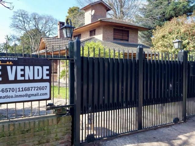 CASA DE 4 AMBIENTES EN 2 PLANTAS BARRIO PARQUE PERÓ en Inmomap