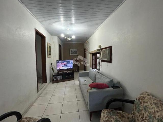 Casa de 4 dormitórios em terreno de esquina no bairro Schulz!