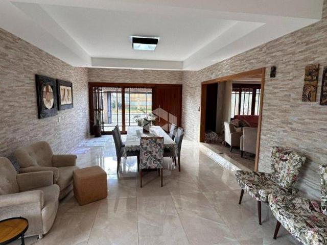 Casa de 4 dormitorios no bairro São Roque