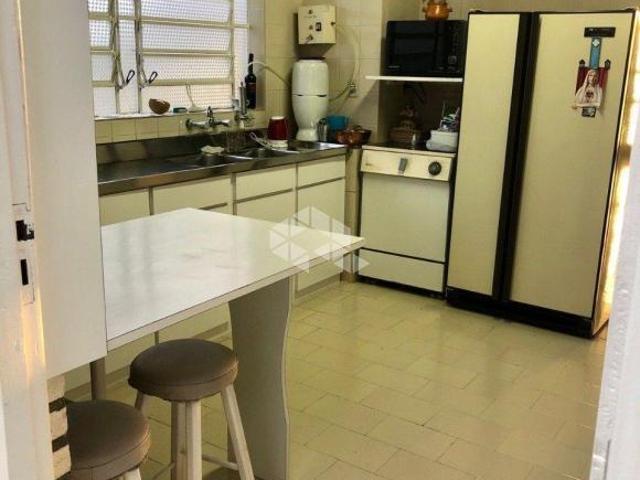 Casa de 4 dormitórios no Jardim América em Caxias do Sul