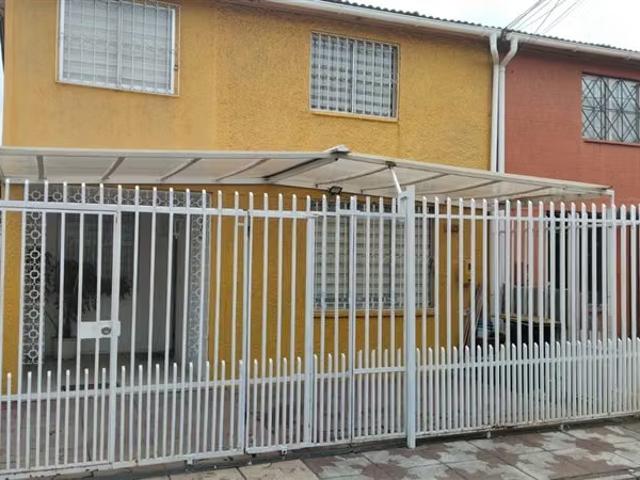 Casa de 4 dormitorios regularizada en Puente Alto | 4 dormitorios por 85000. 00 en Puente Alto