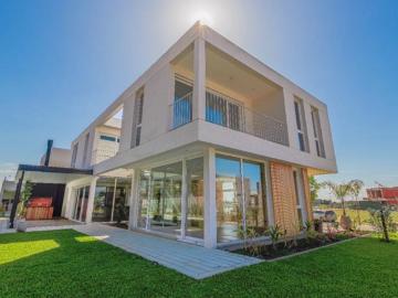 Casa de 4 dormitorios VENTA, CARPINCHOS