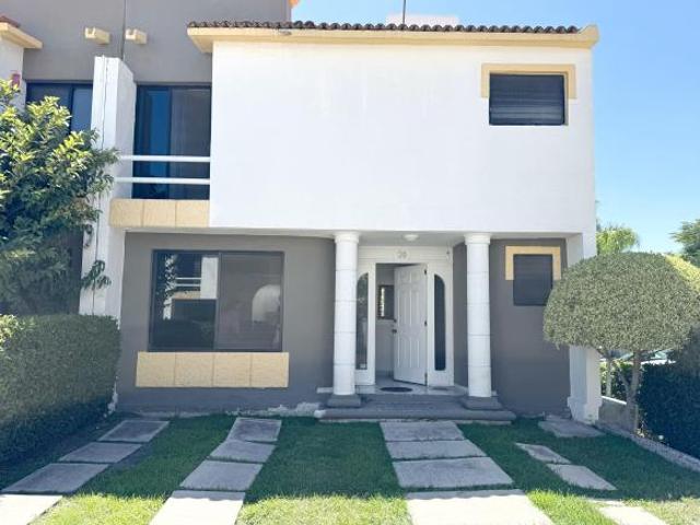 Casa de 4 hab en Privada Los Portones Juriquilla
