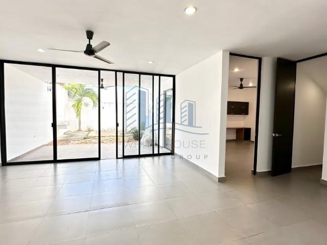 Casa de 4 habitaciones con jardin y alberca en renta sobre la carretera M?rida Progreso