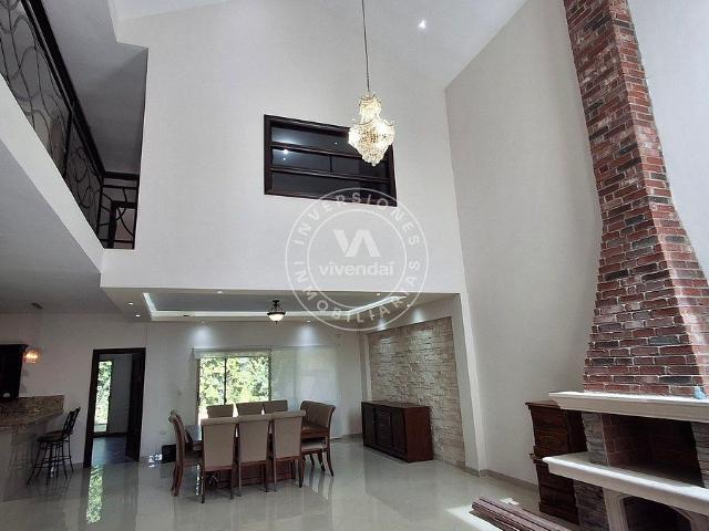 Casa de 4 habitaciones frente a área verde en San Patricio Plus