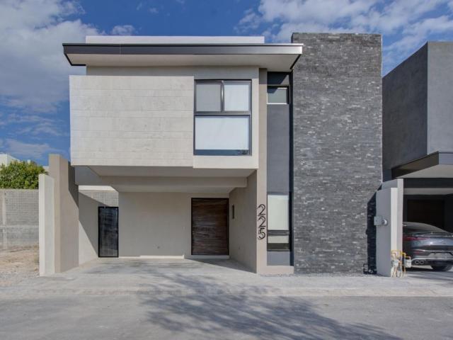 Casa de 4 habitaciones, una en PB en Monte Sabino