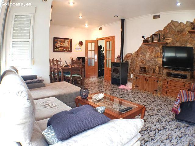 Casa de 4 habitaciones y terraza, a la venta en Virgen de las Huertas