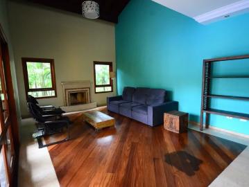 Casa de 4 Suítes com Ar condicionado em Alphaville Santana de Parnaíba SP